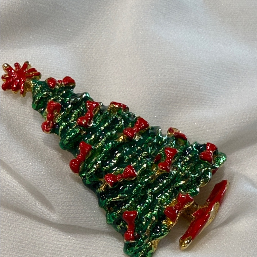 Festive Christmas Tree Brooch